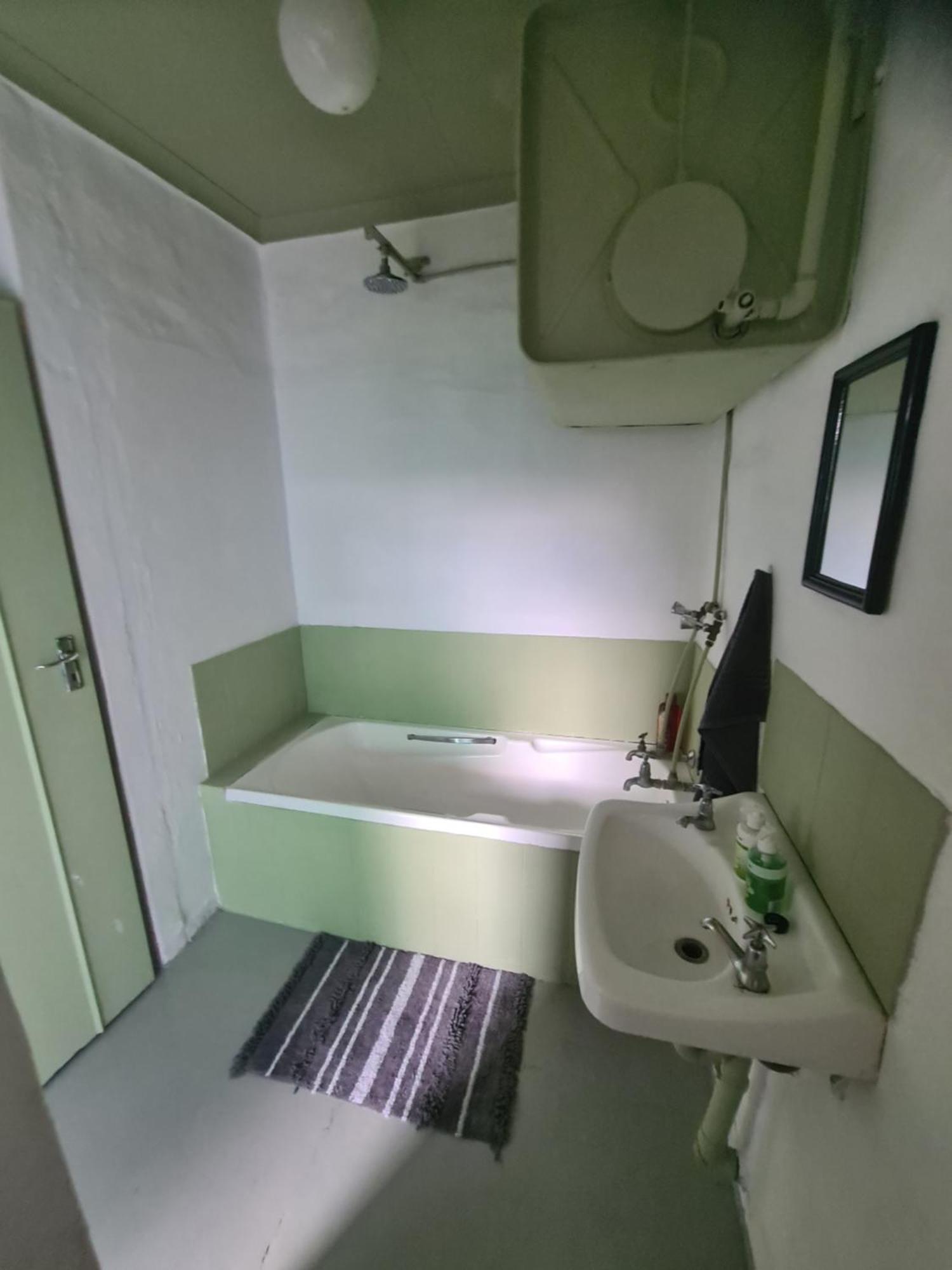 ホテル The Old Cabin カリナン 部屋 写真