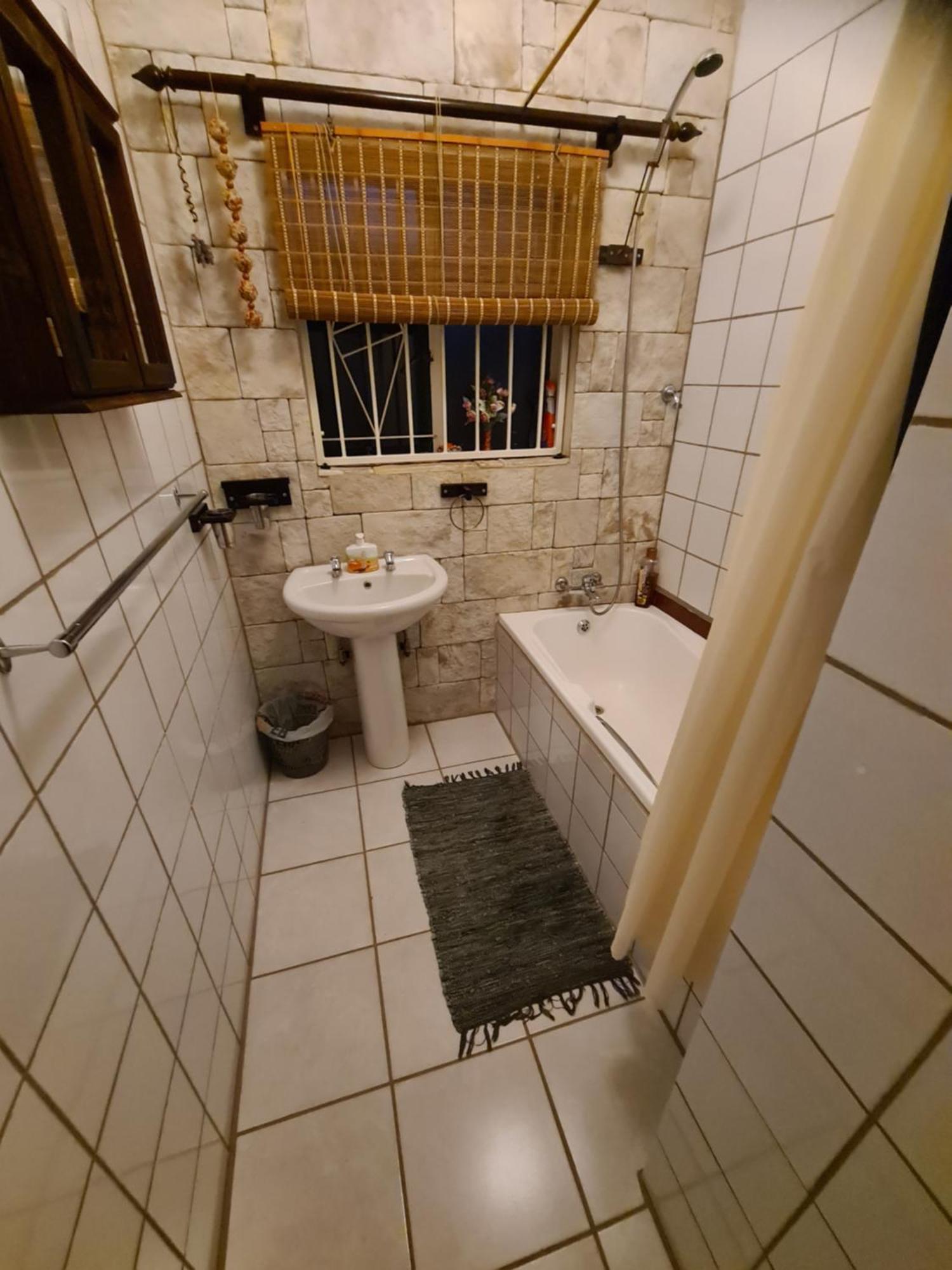 ホテル The Old Cabin カリナン 部屋 写真