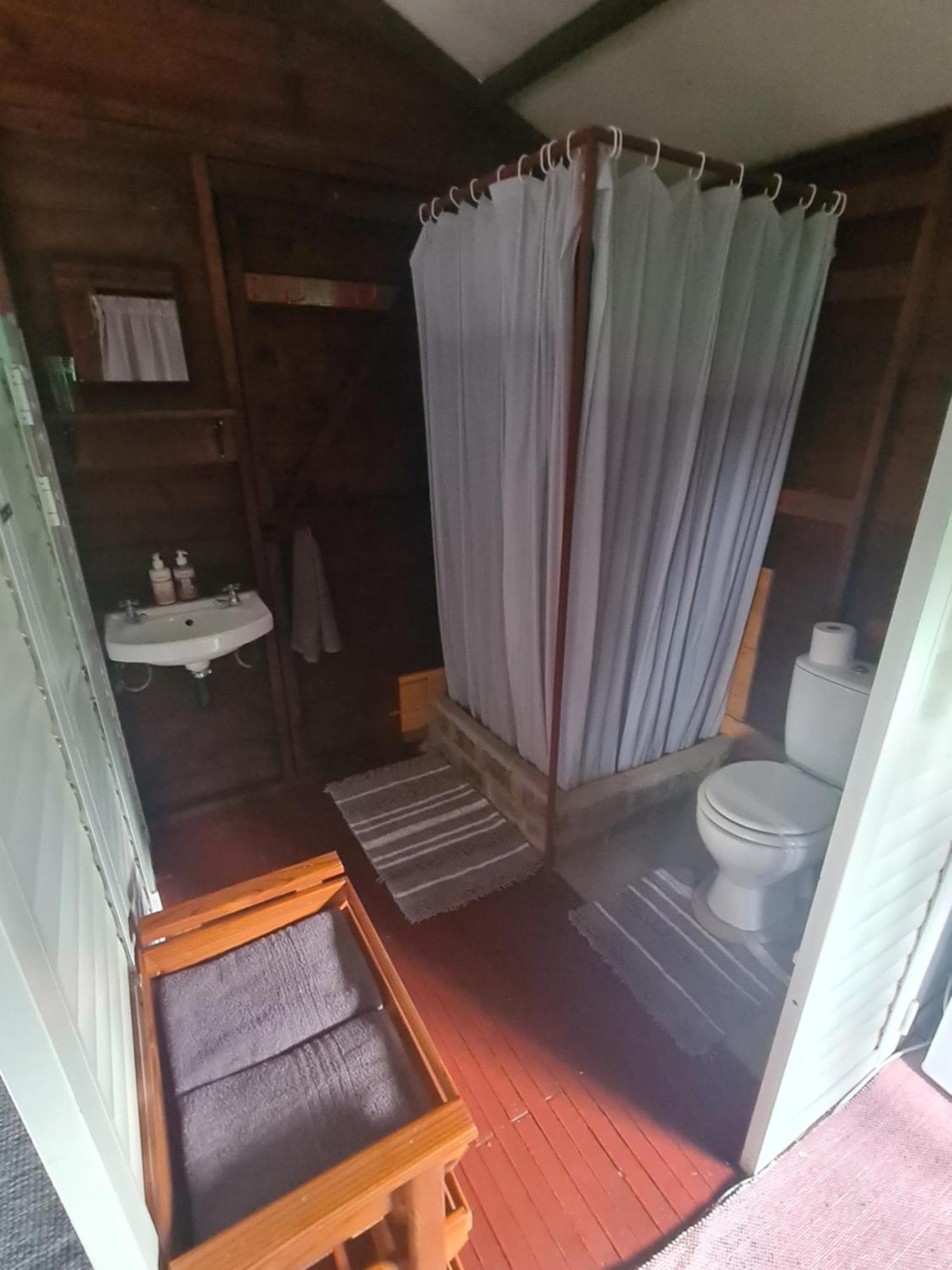 ホテル The Old Cabin カリナン エクステリア 写真