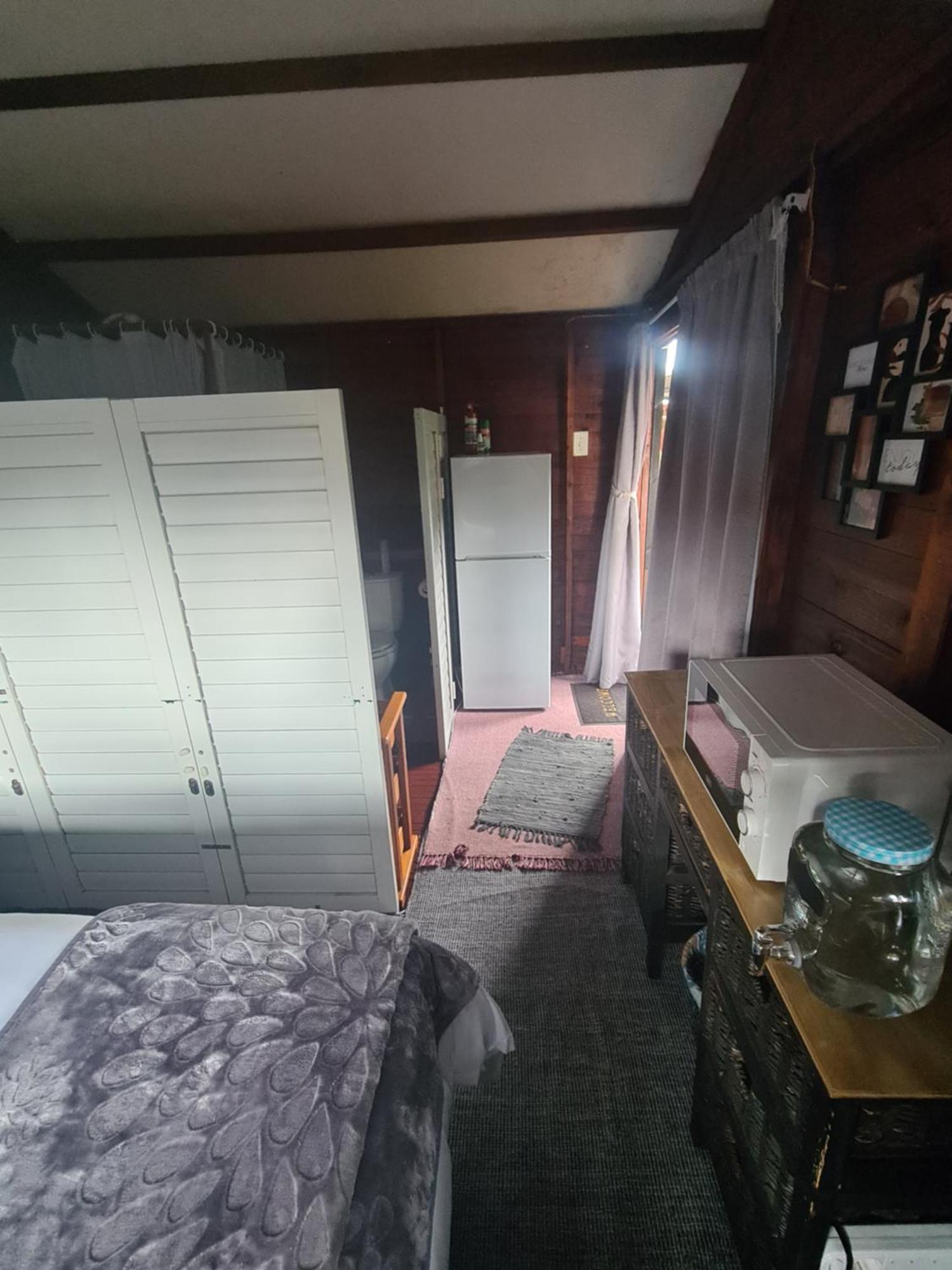 ホテル The Old Cabin カリナン エクステリア 写真